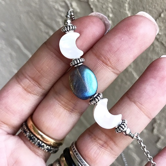 Genuine labradorite & mother of pearl moon choker - Picture 5 of 8